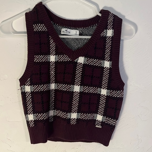 HOLLISTER SWEATER VEST BURGUNDY BLACK WHITE PLAID V NECK SLEEVELESS (XS) - Picture 2 of 4